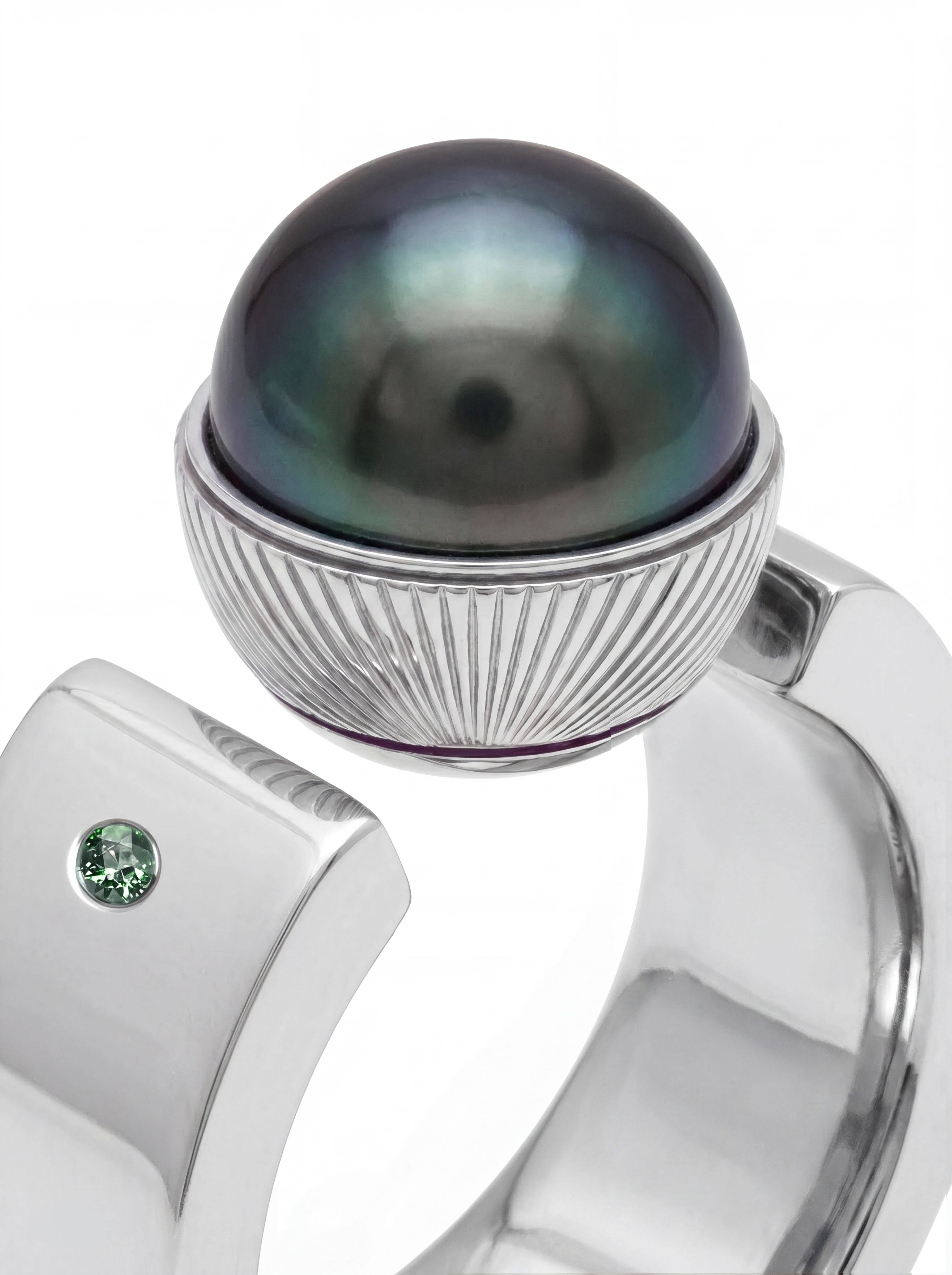 Pearl of Venus in Black Tourmaline (7.5MM)